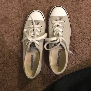 Women's size 7 Converse