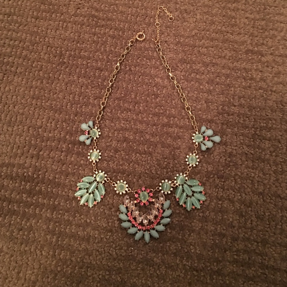 Beautiful necklace!