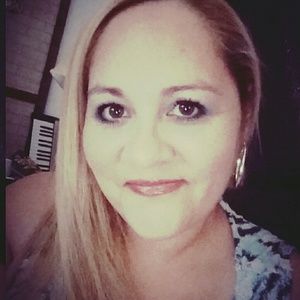 Meet your Posher, Imelda