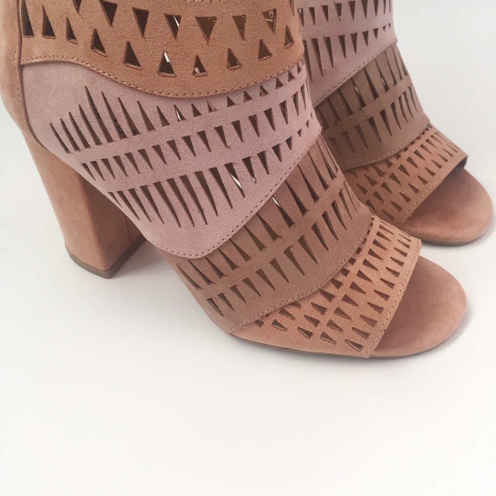 1 LEFT! HP 🎉NWT. Lazer cut blush pink block heels - Picture 6 of 8