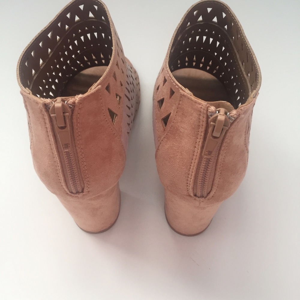 1 LEFT! HP 🎉NWT. Lazer cut blush pink block heels - Picture 7 of 8