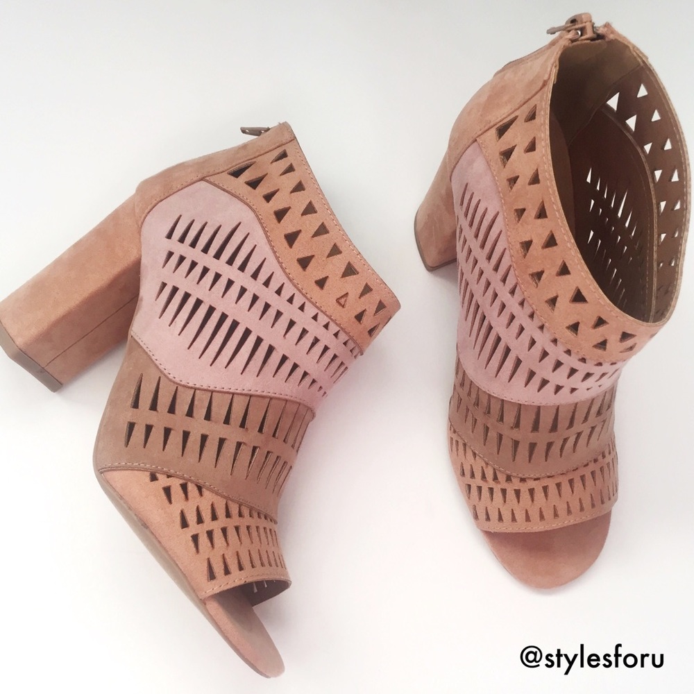 1 LEFT! HP 🎉NWT. Lazer cut blush pink block heels - Picture 3 of 8