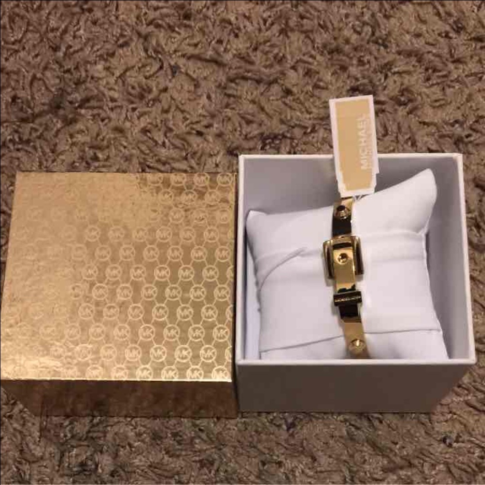NWT MICHAEL KORS BANGLE