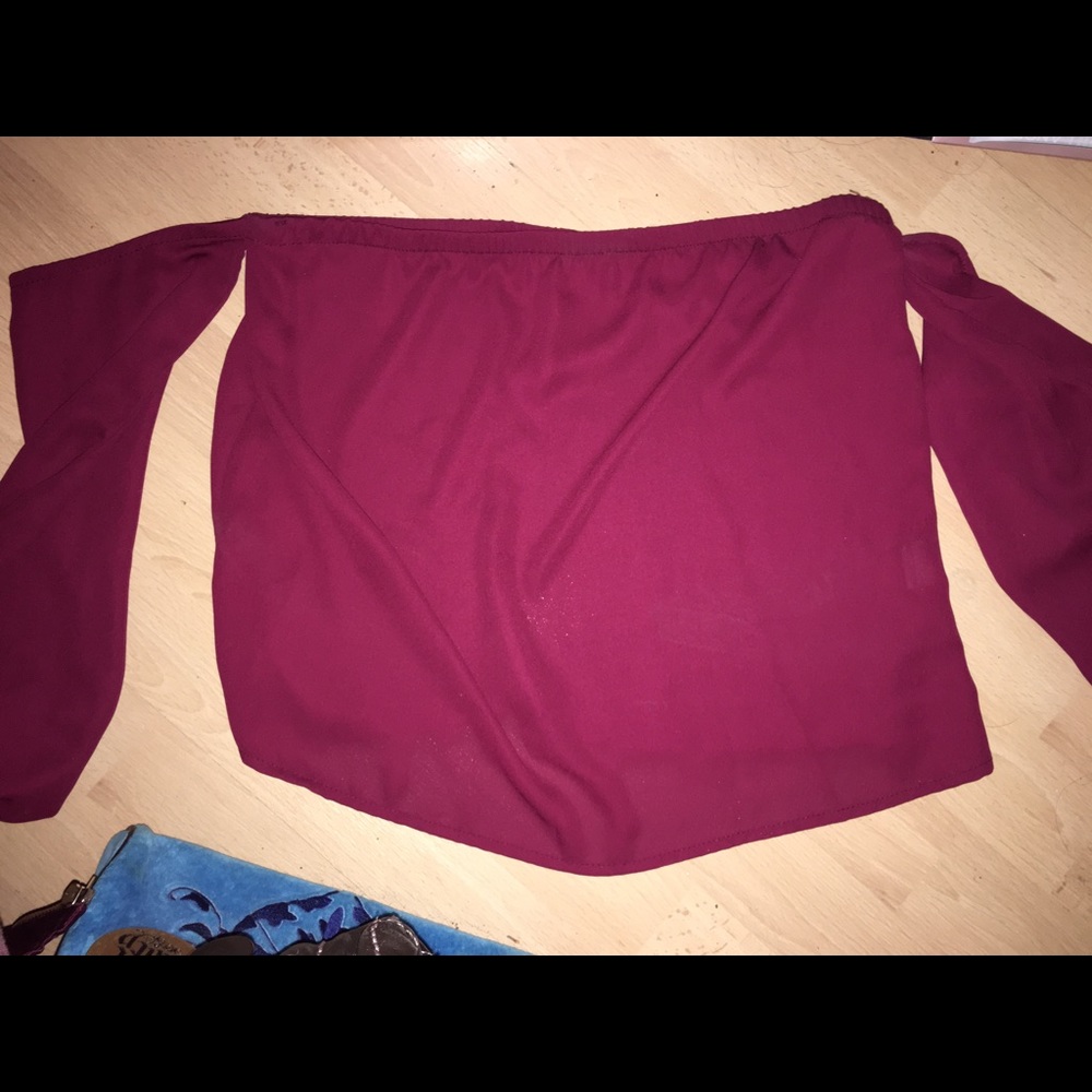NWOT Off the shoulder burgundy crop top