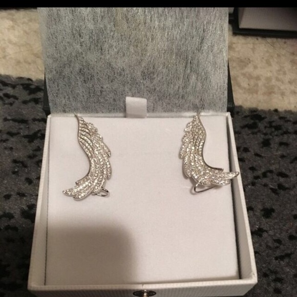 Wing Earings - Picture 3 of 3