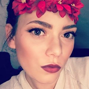 Meet your Posher, Alyson