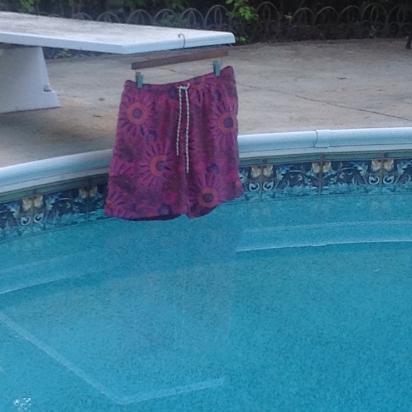 Tommy Bahama "Relax" Men's Swim Trunks - Picture 1 of 3