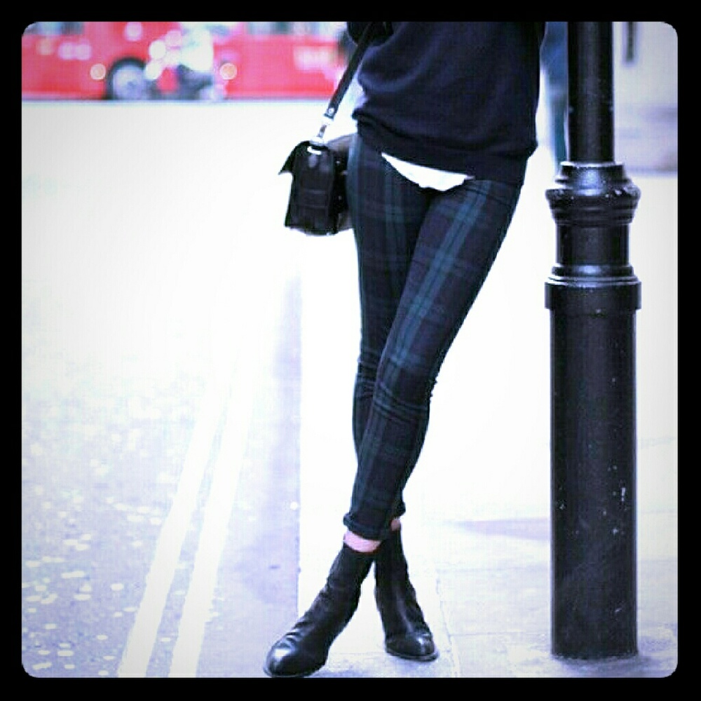 Chic Plaid Leggings