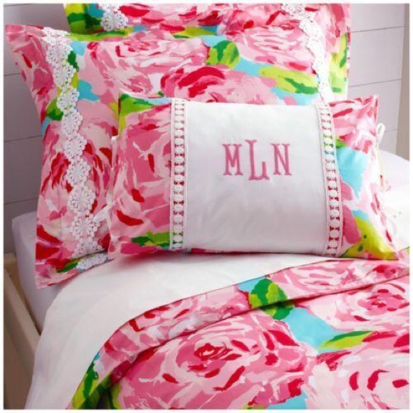 Lilly Pulitzer pink floral pillow cover - Picture 1 of 2