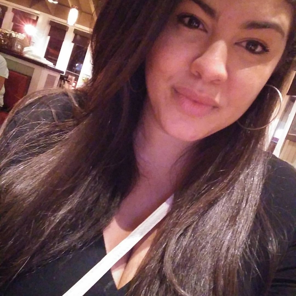 Meet your Posher, Stephanie - Picture 1 of 1