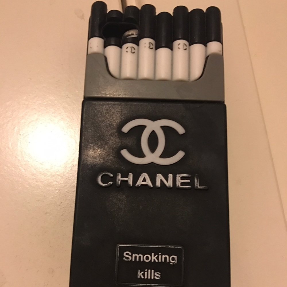 Chanel (no smoking ) 5c case