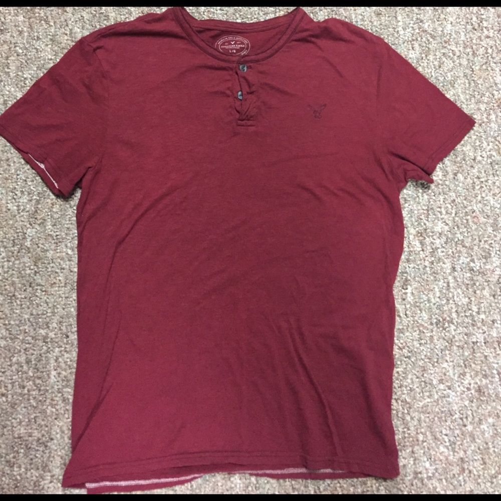 American Eagle L Red shirt