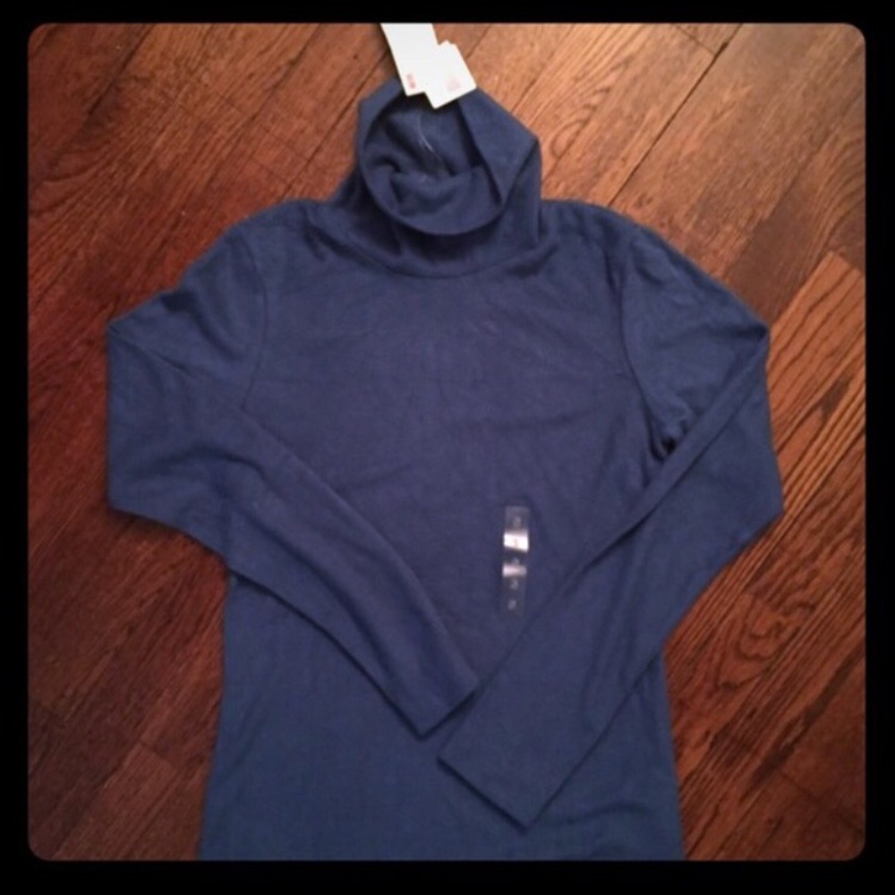 NWT Uniqlo Heattech Fleece Turtleneck in Blue