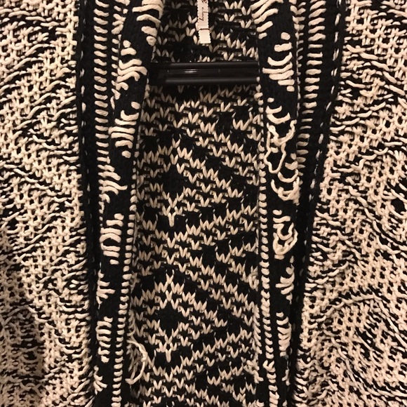 Willow & Clay Sweaters - Willow and Clay tribal long duster sweater Willow & Clay Sweaters - Willow and Clay tribal long duster sweater
