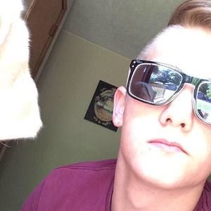 Meet your Posher, Cody