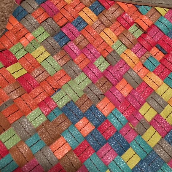 Multi-colored leather bag with adjustable straps - Picture 2 of 3