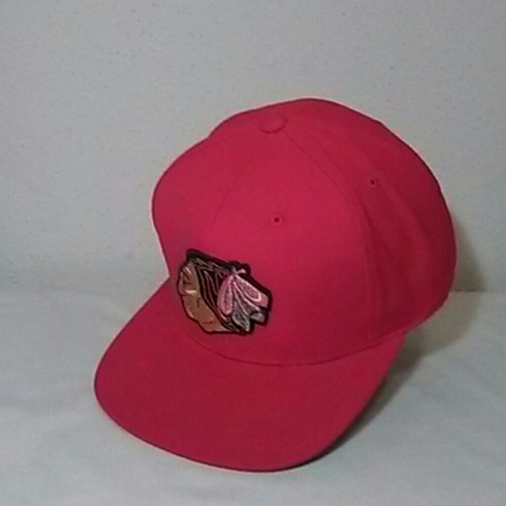Mitchell and Ness Chicago Blackhawks snapback.