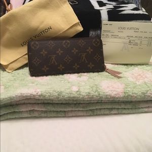 Louis Vuitton clemance wallet