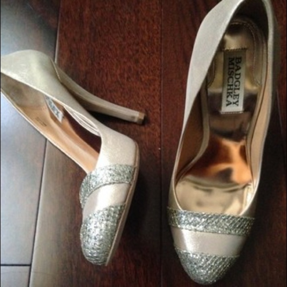 Badgley Mishka pumps