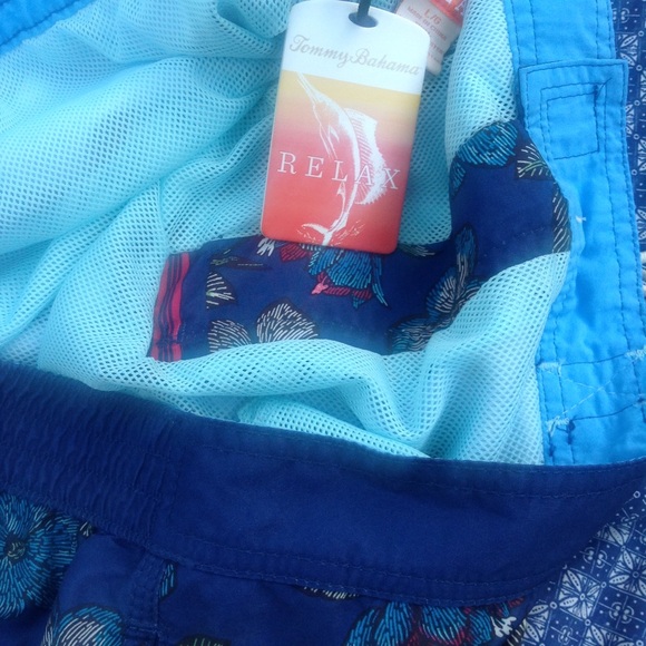 Tommy Bahama men's New swim trunks - Picture 3 of 3
