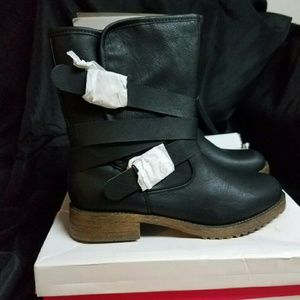 JustFab Montie Boots NWB
