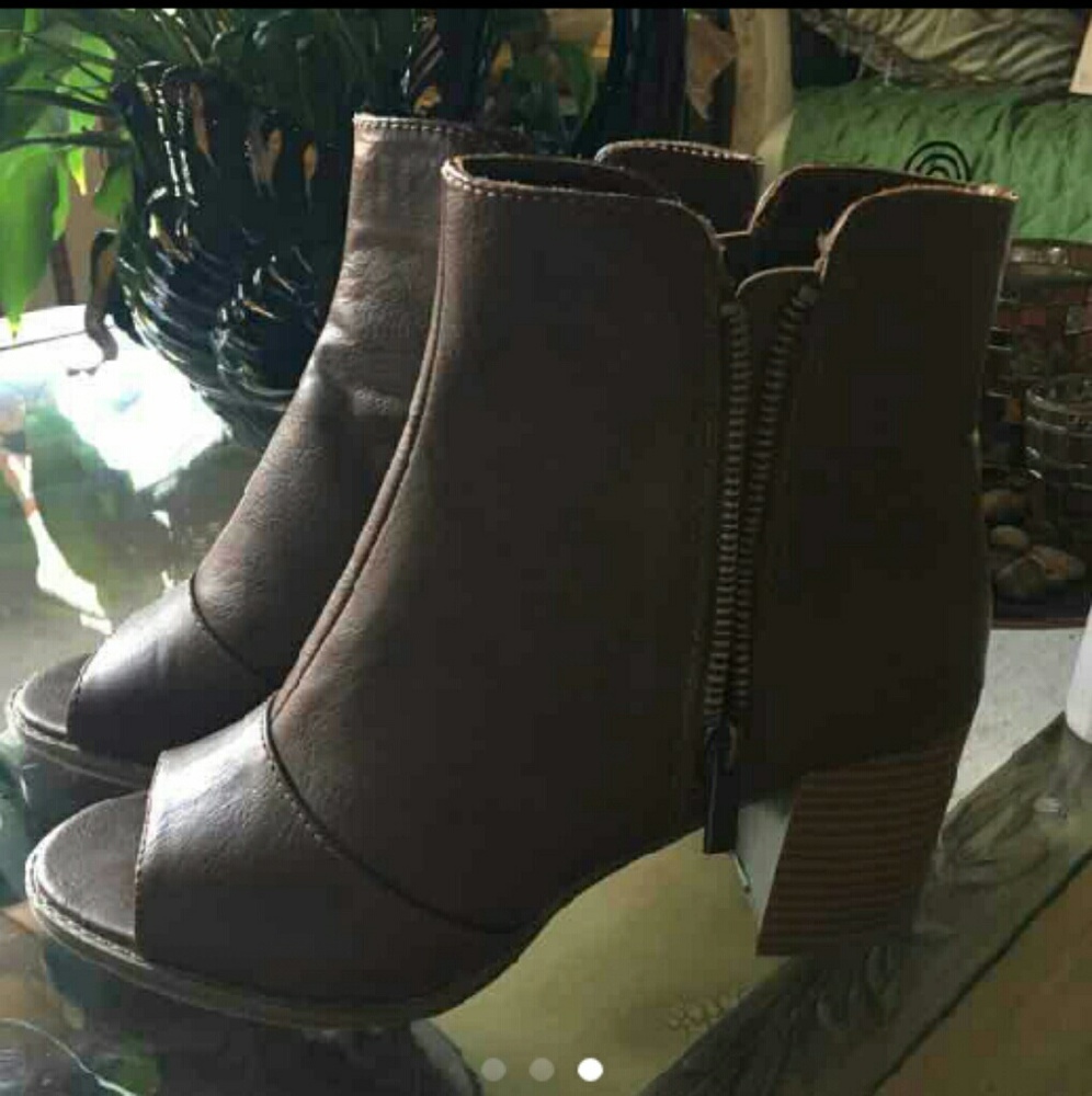Brown open toe booties!