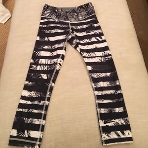 Lululemon athletica crop leggings