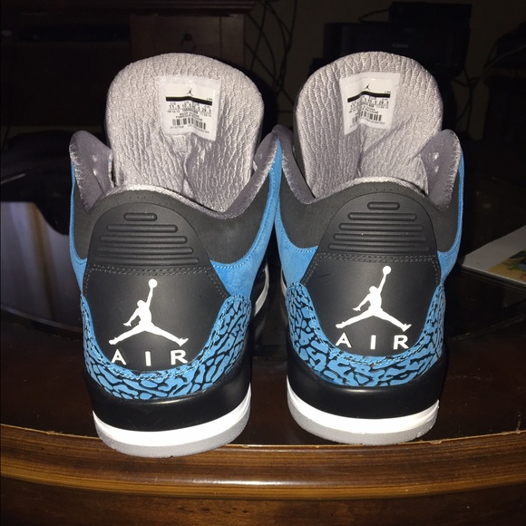 Jordan 3 powder blues