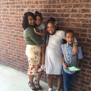 Meet your Posher, Leslie