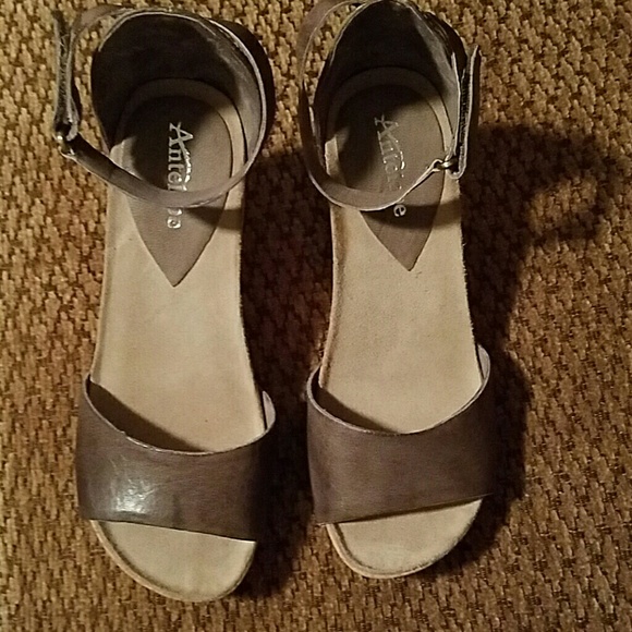 ✔NWT Antelope Slingback Wedge Sandal - Picture 2 of 6