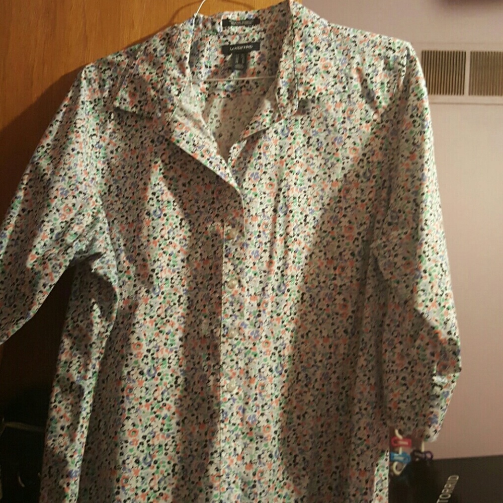 Quarter sleeve button down shirt