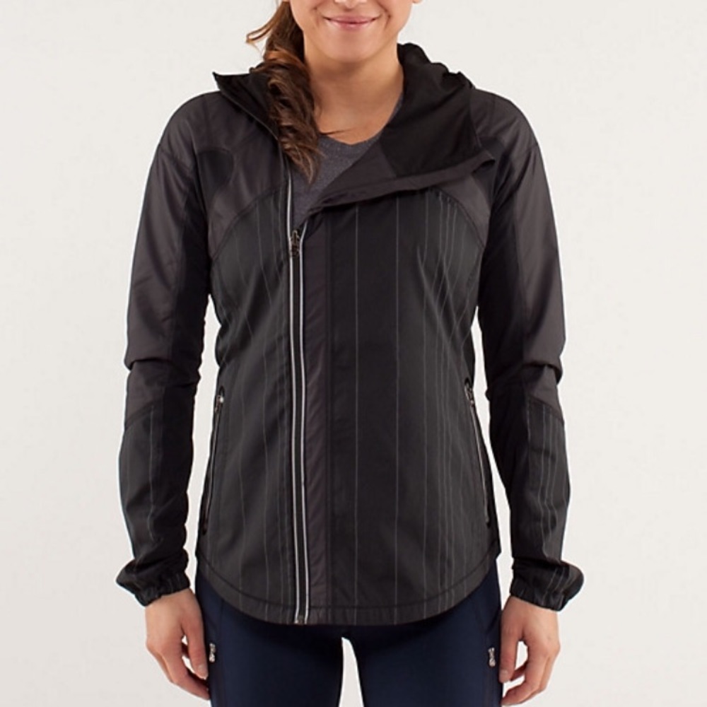 ⛔️SOLD⛔️ Lululemon Run Get Up & Glow Jacket sz 6 - Picture 2 of 4