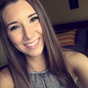 Meet your Posher, Casey