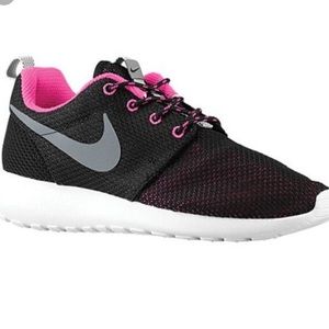 WOMENS NIKE ROSHE RUN ONE