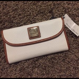 Dooney & Bourke wallet