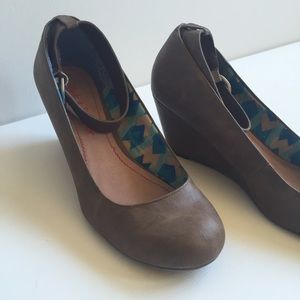 Tan/Almond Wedges - Vegan Leather - Great