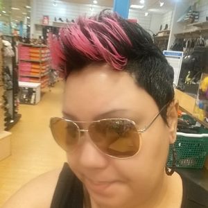 Meet your Posher, Johnnetta