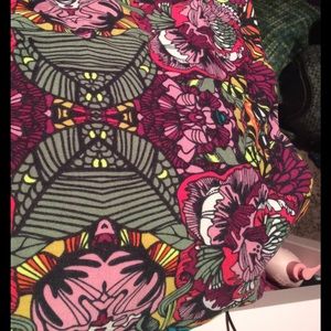 TC Lularoe colorful butterfly leggings. BNWT