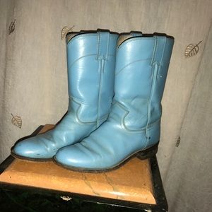 The coolest pair of Justin cowboy boots! Size 8