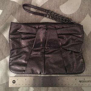 Express wristlet