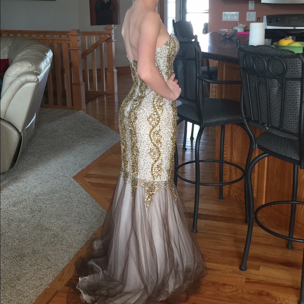 Prom dress - Picture 2 of 3