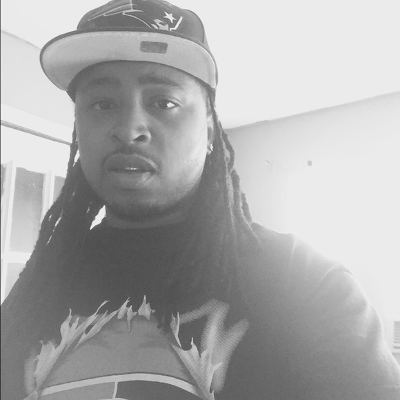 Meet your Posher, Derrick - Picture 4 of 4