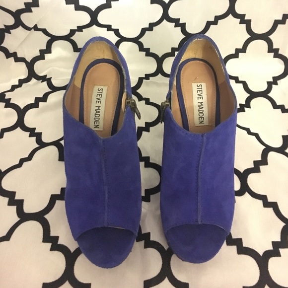 Steve Madden Blue Suede Wedges - Picture 2 of 4