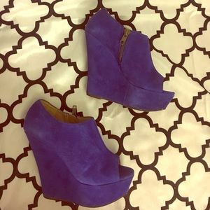 Steve Madden Blue Suede Wedges