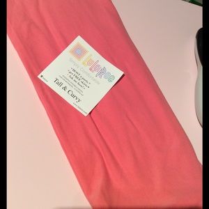 TC Lularoe leggings.
