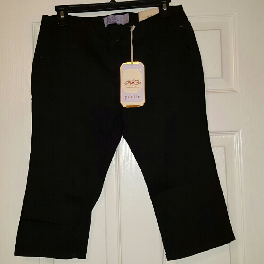 Brand new stretch capris