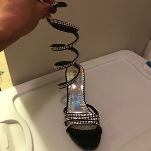 Black spiral heel