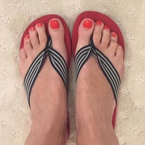 Tory burch flip flops