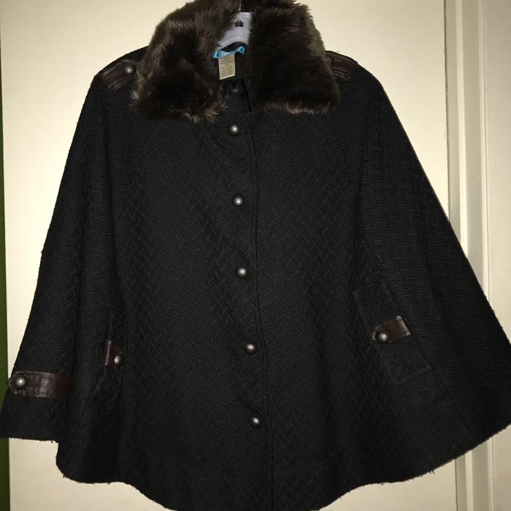 Cape jacket - Picture 2 of 2