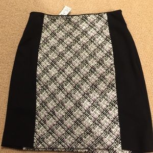 Stylish NWT WHBM skirt!!!